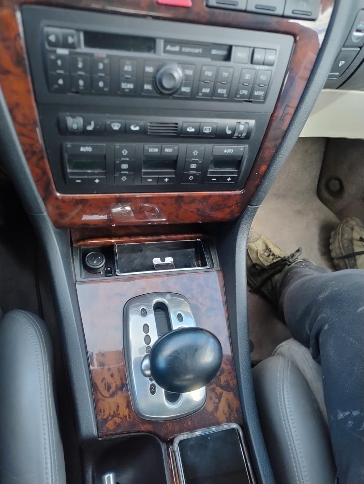 Audi A8 S8 4.2 V8 40V cat quattro