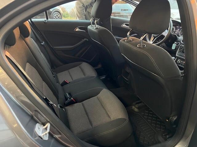 Mercedes-benz A 180 Navi, Sensori, Bluetooth, Neopatentati