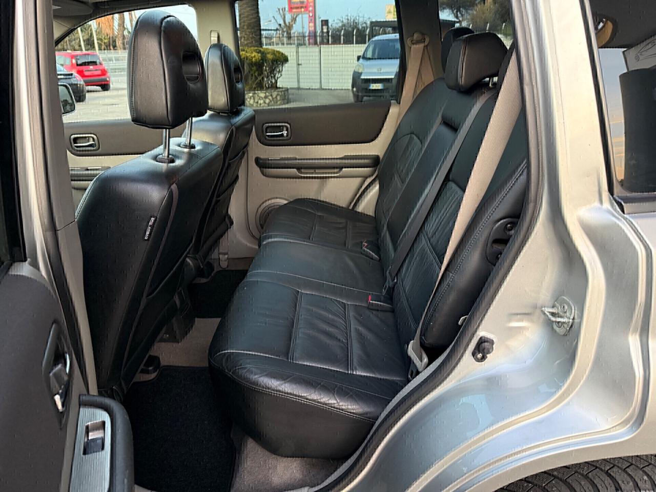 Nissan X-Trail 2.2 dCi Elegance