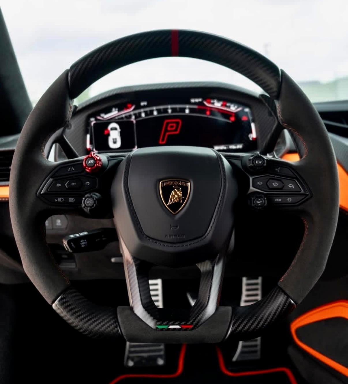 Lamborghini Revuelto 6.5 V12