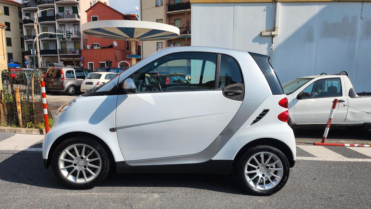 Smart ForTwo 1000 52 kW coupé pure