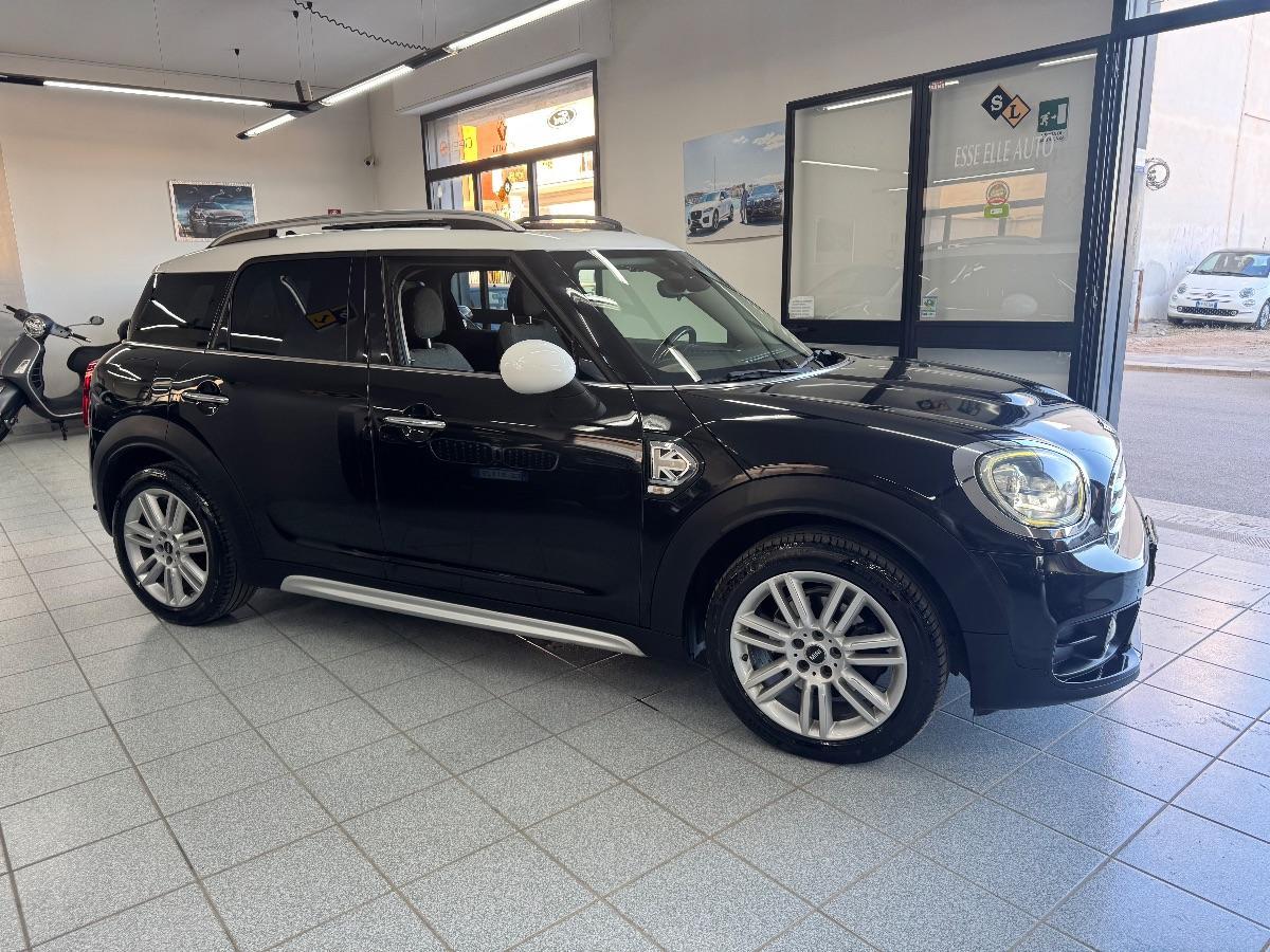 MINI COUNTRYMAN Cooper D Hype aut. TETTO/ NAVI/ LED