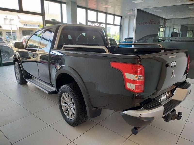 Mitsubishi L200 L200 2.4 DI-D/181CV Club Cab Intense Cabina Estesa