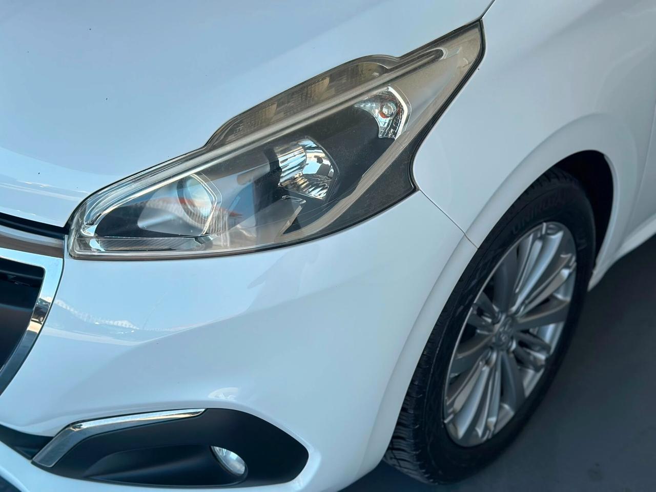 Peugeot 208 1.2 Allure 2015