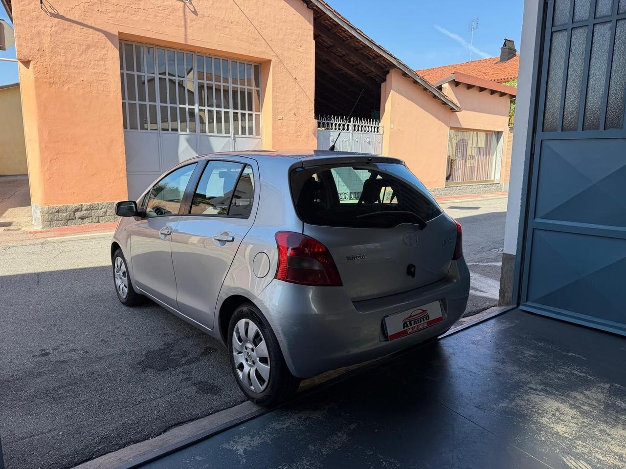 Toyota Yaris 1.0 5 porte