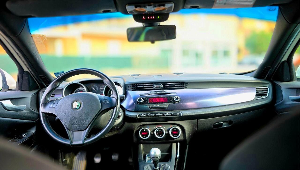 Alfa Romeo Giulietta JTDm-2 anche NEOPATENTATI