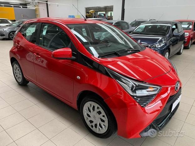 Toyota Aygo Connect 1.0 VVT-i 72 CV 5 porte x...