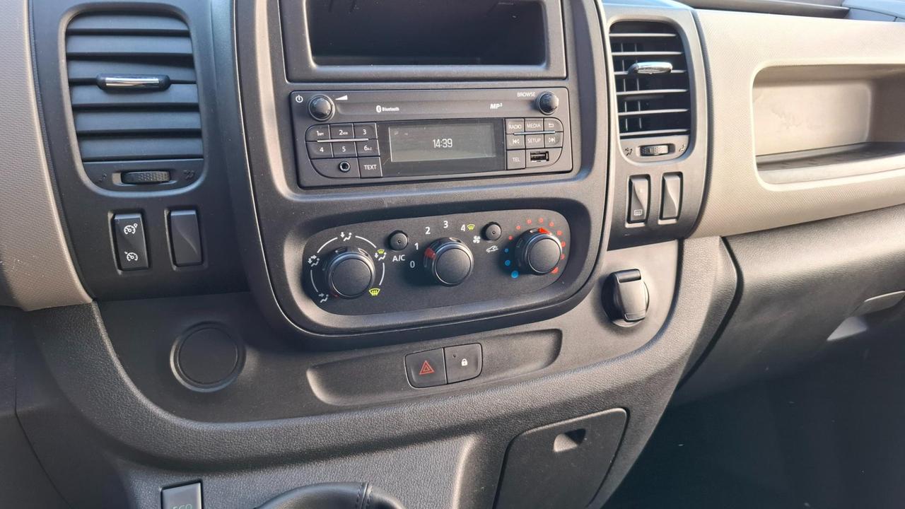 RENAULT Trafic T27 1.6 dci 120cv L1H1 Ice E6