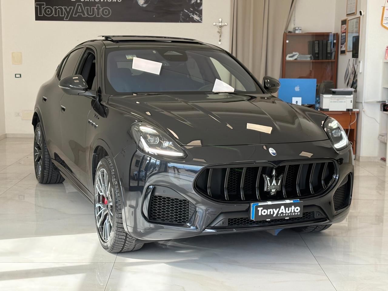 Maserati Grecale 2.0 mhev 330cv(benz/elettrica)modello MODENA con TETTO APRIBILE,VIRTUAL COCKPIT,TELECAMERA,APPLE CAR