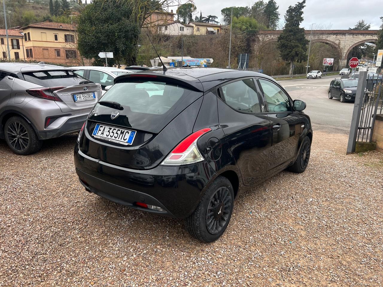 Lancia Ypsilon 1.2 69 CV 5 porte GPL Ecochic Gold