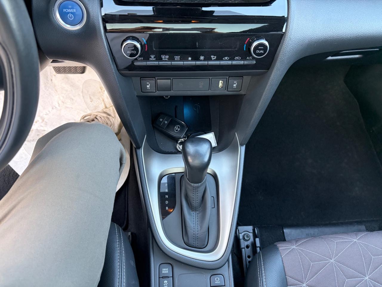 Toyota Yaris Cross 1.5 HYBRID 5P E-CVT PREMIERE (85 KW)