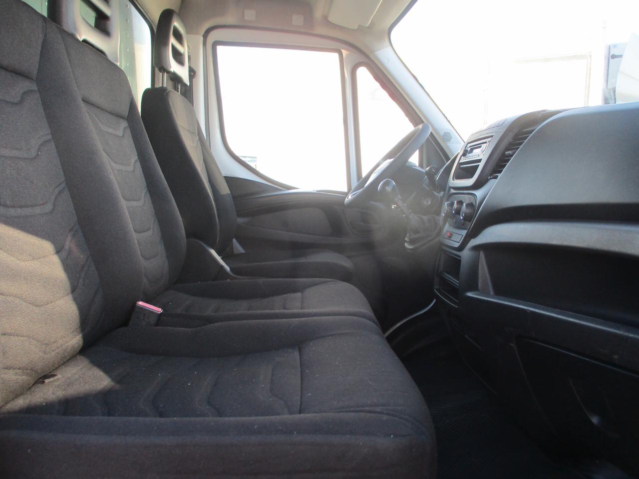 Iveco Daily 35C13 2.3 130CV E5 FURGONE IN LEGA DA 4.30 METRI