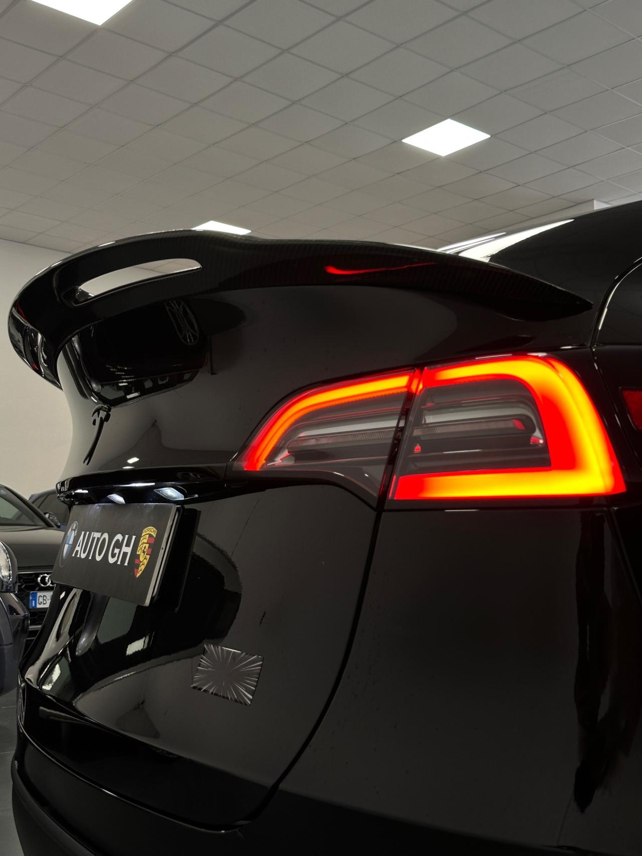 Tesla Model Y AWD Performance