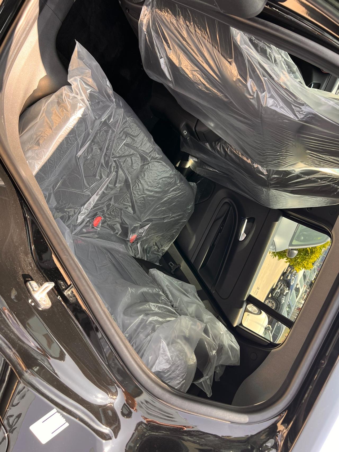 Jeep Avenger 1.2 Turbo 100 CV MHEV Summit a 279 al mese