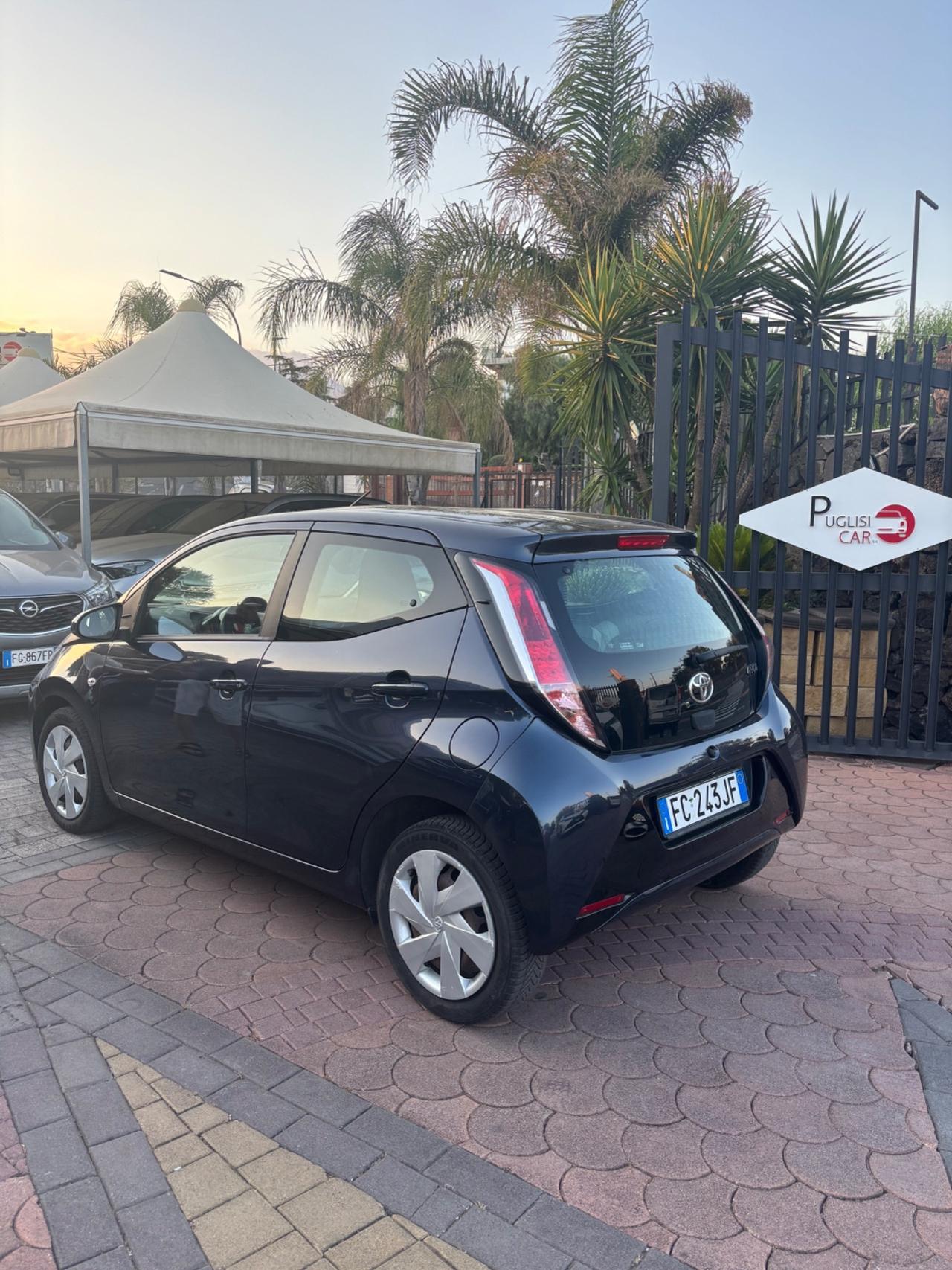 Toyota Aygo 1.0 VVT-i 69 CV 5 porte x-play automatica