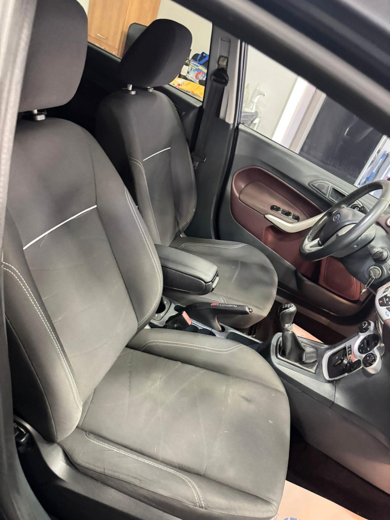 Ford Fiesta 1.4 TDCi 5p. Titanium