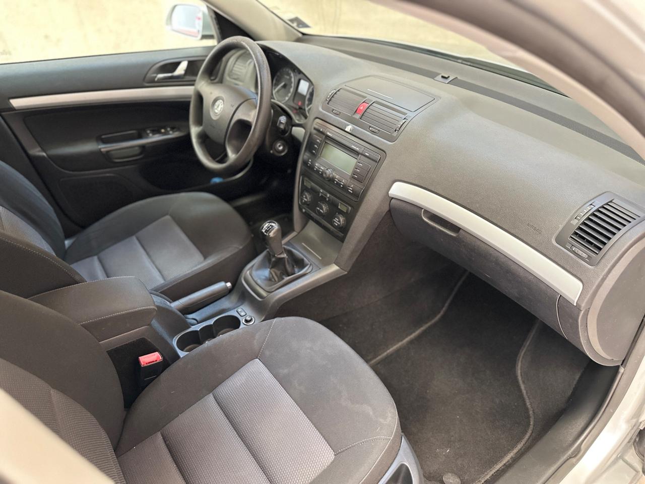Skoda Octavia 1.6 MPI 102cv Ambition GPL