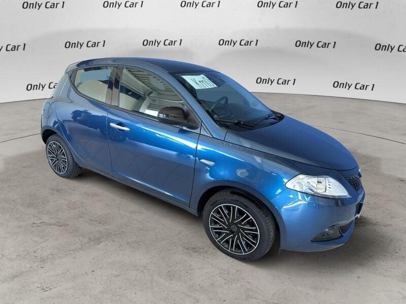 Lancia Ypsilon 1.0 FireFly 5 porte S&S Hybrid Silver Plus