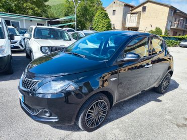Lancia Ypsilon 1.0 FireFly 5 porte S&S Hybrid Gold