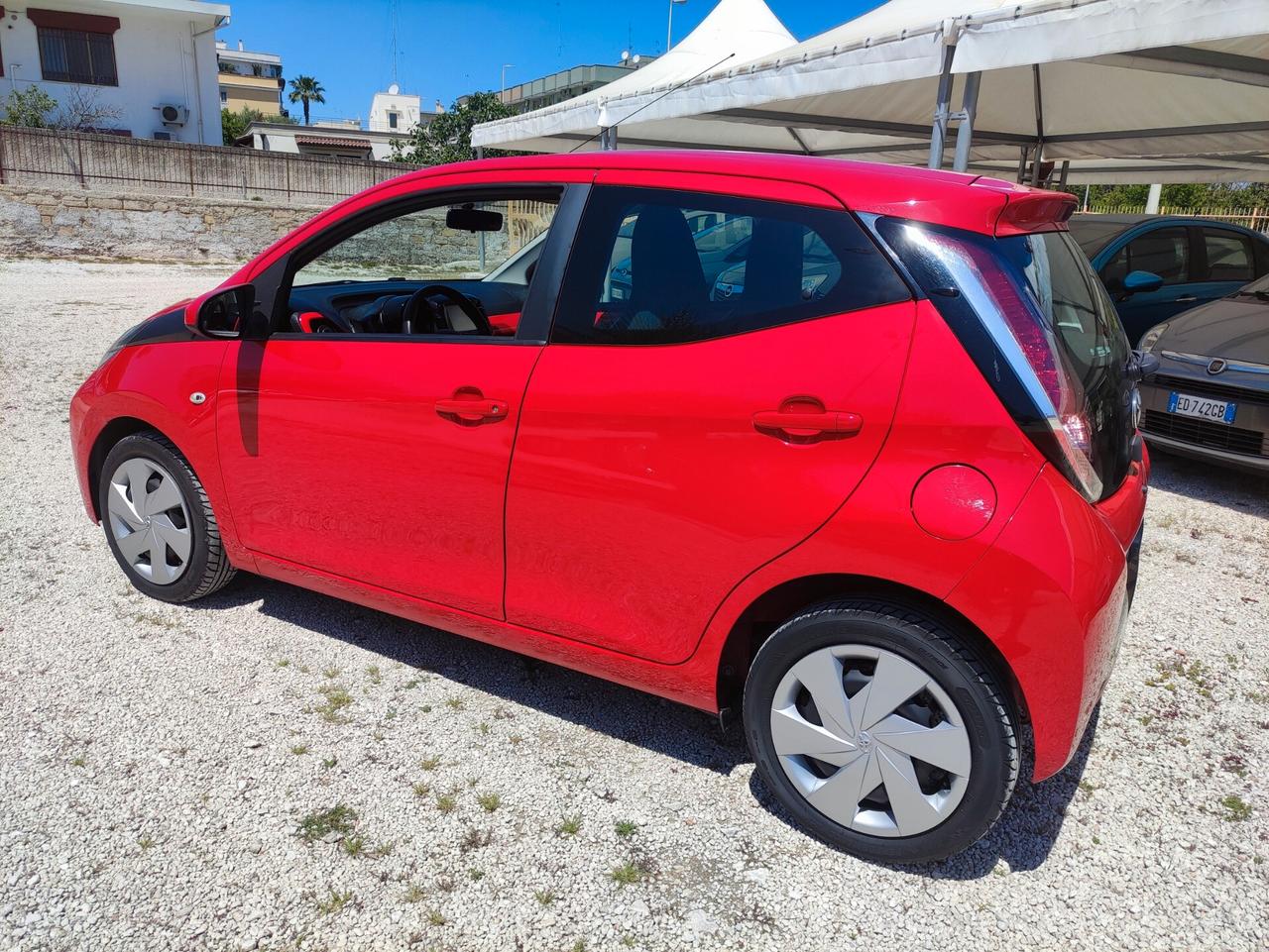 Toyota Aygo 1.0 VVT-i 69 CV 5 porte x-cool