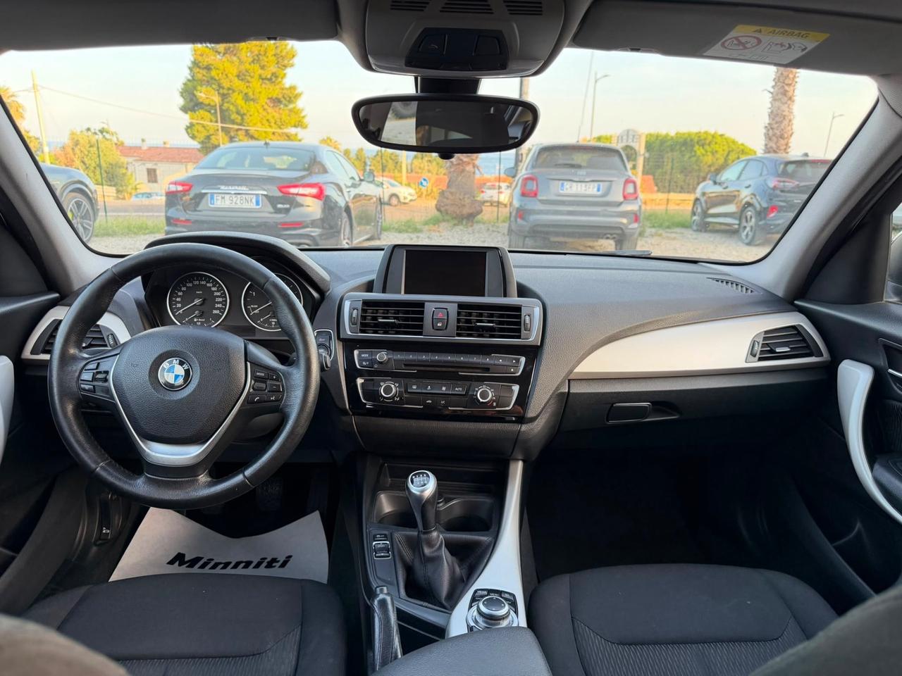Bmw 116 116d 5p. Urban