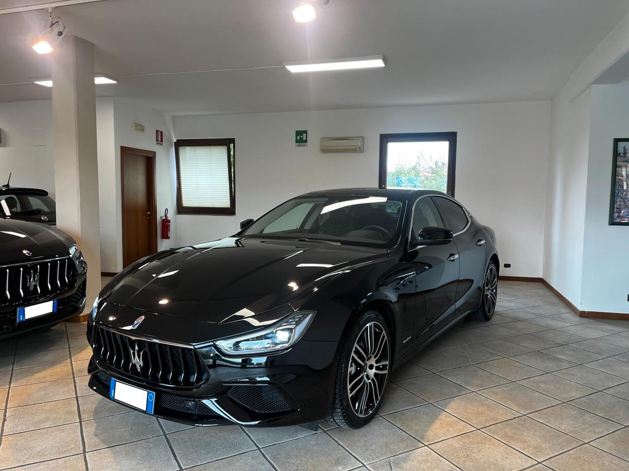 Maserati Ghibli L4 330 CV MHEV Gransport