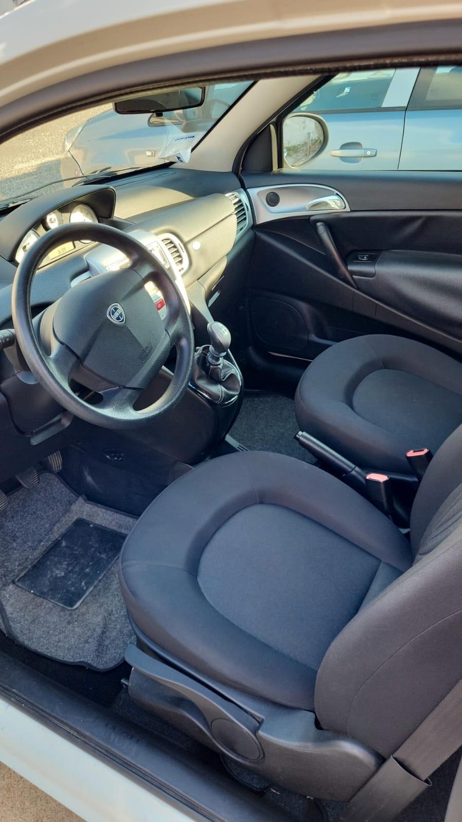 Lancia Ypsilon 1.2 69 CV DIVA