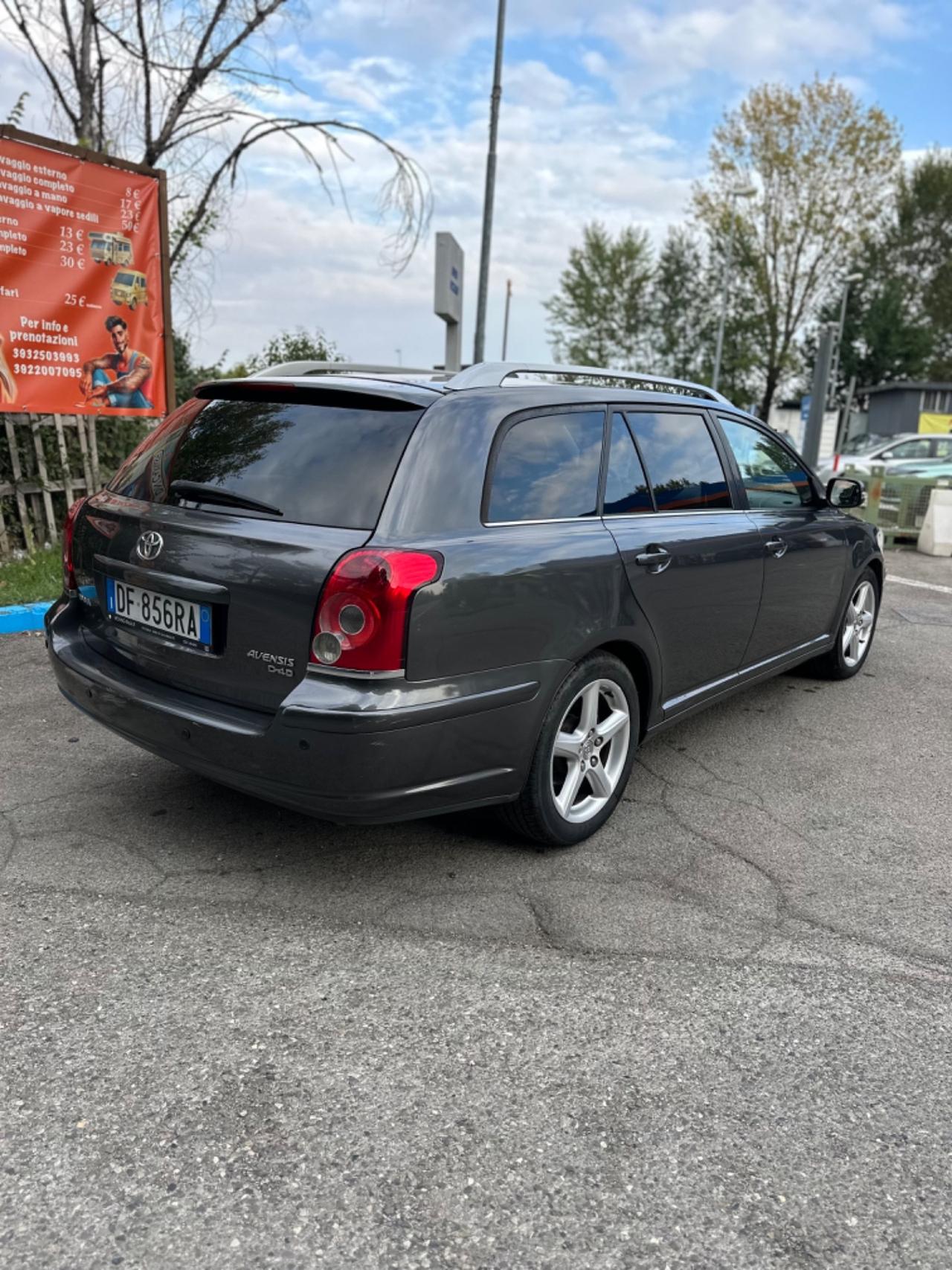 Toyota Avensis 2.0 D-4D 16V Station Wagon