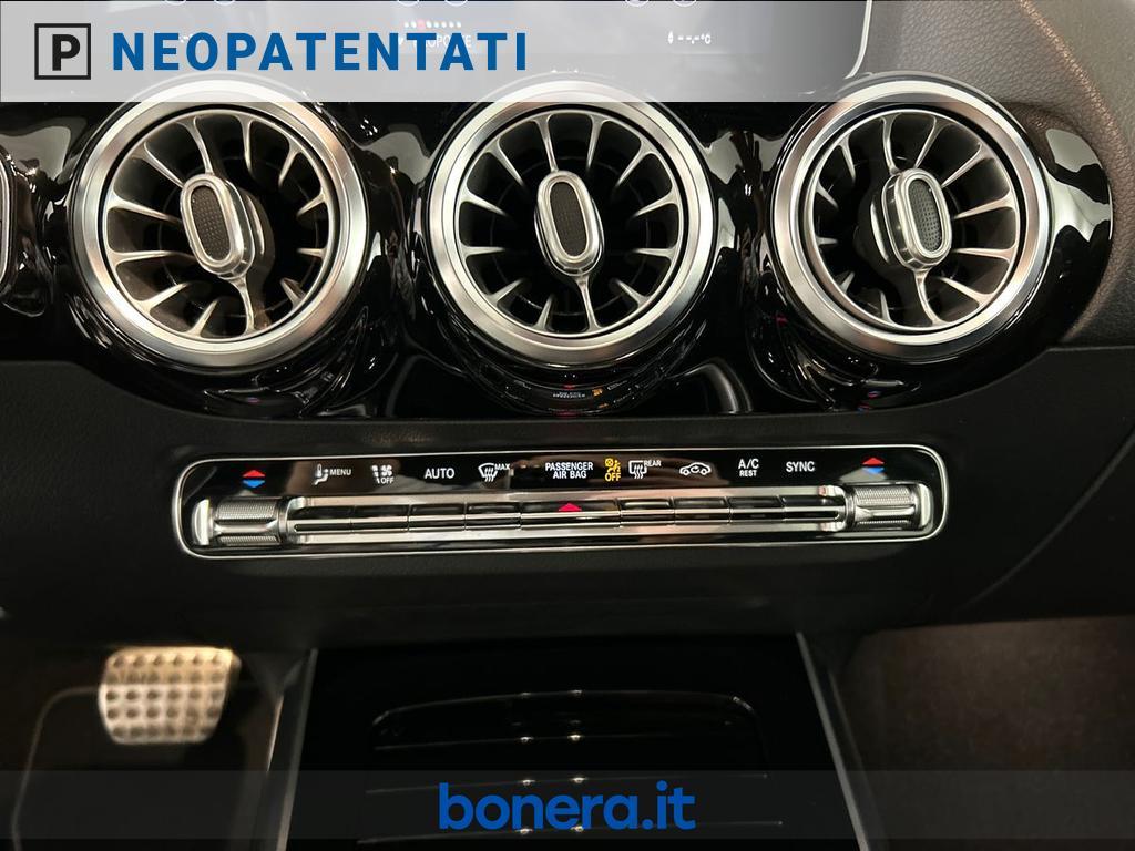 Mercedes GLA 180 180 D Premium 8G-DCT