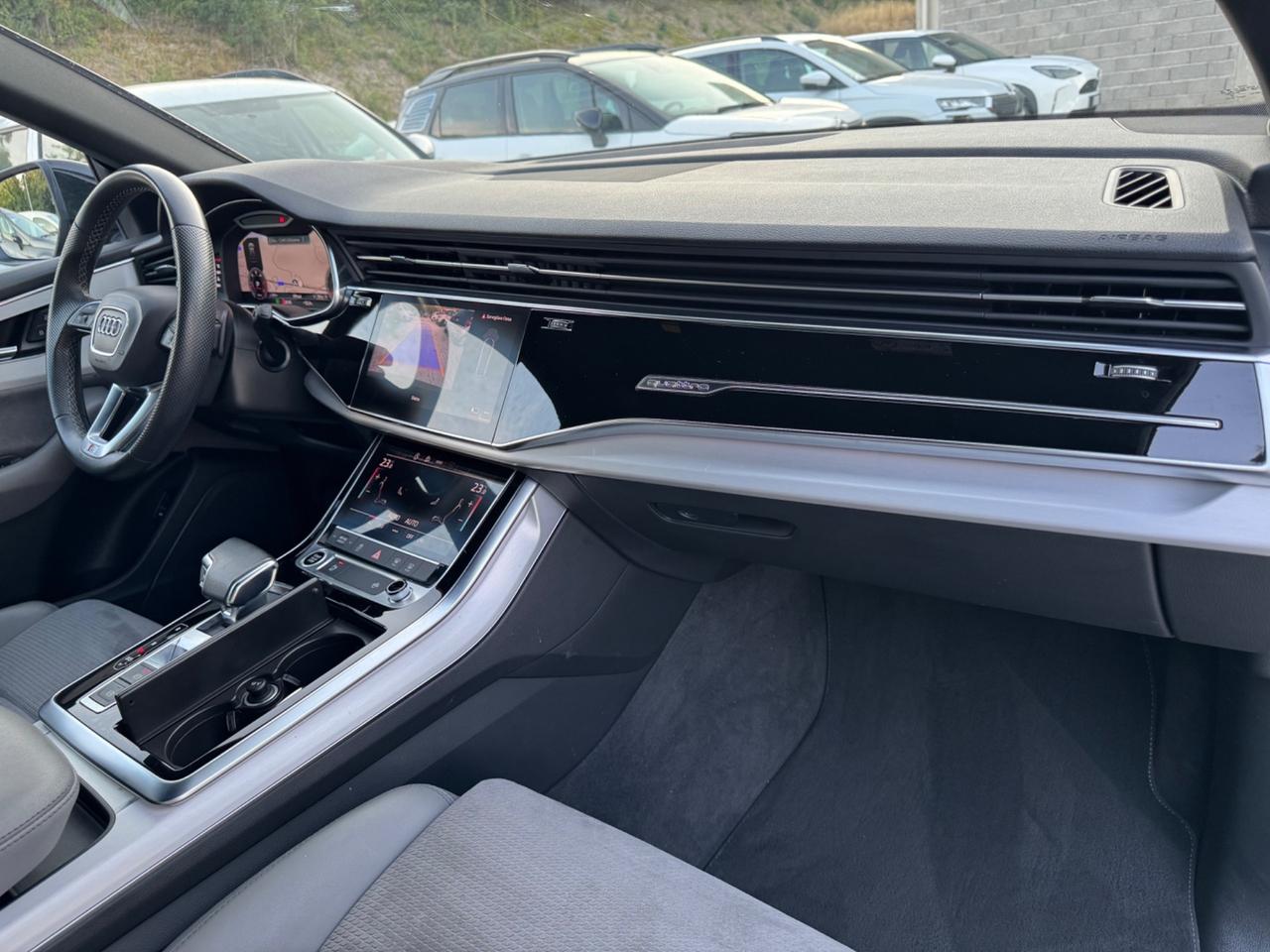 Audi Q8 45 TDI quattro S-Line Sport Tetto