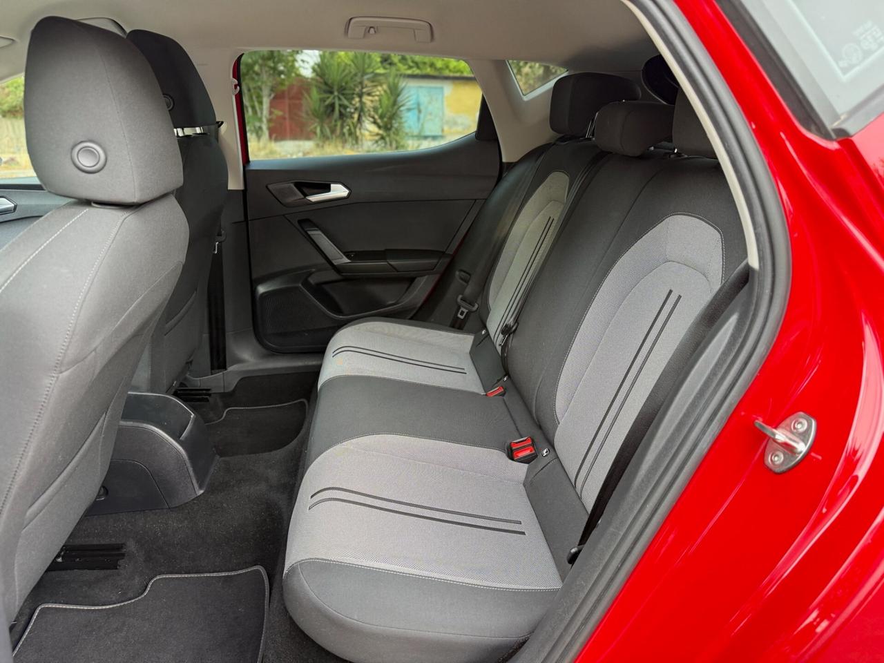 SEAT Leon 2021 2.0 TDI 115cv cambio manuale
