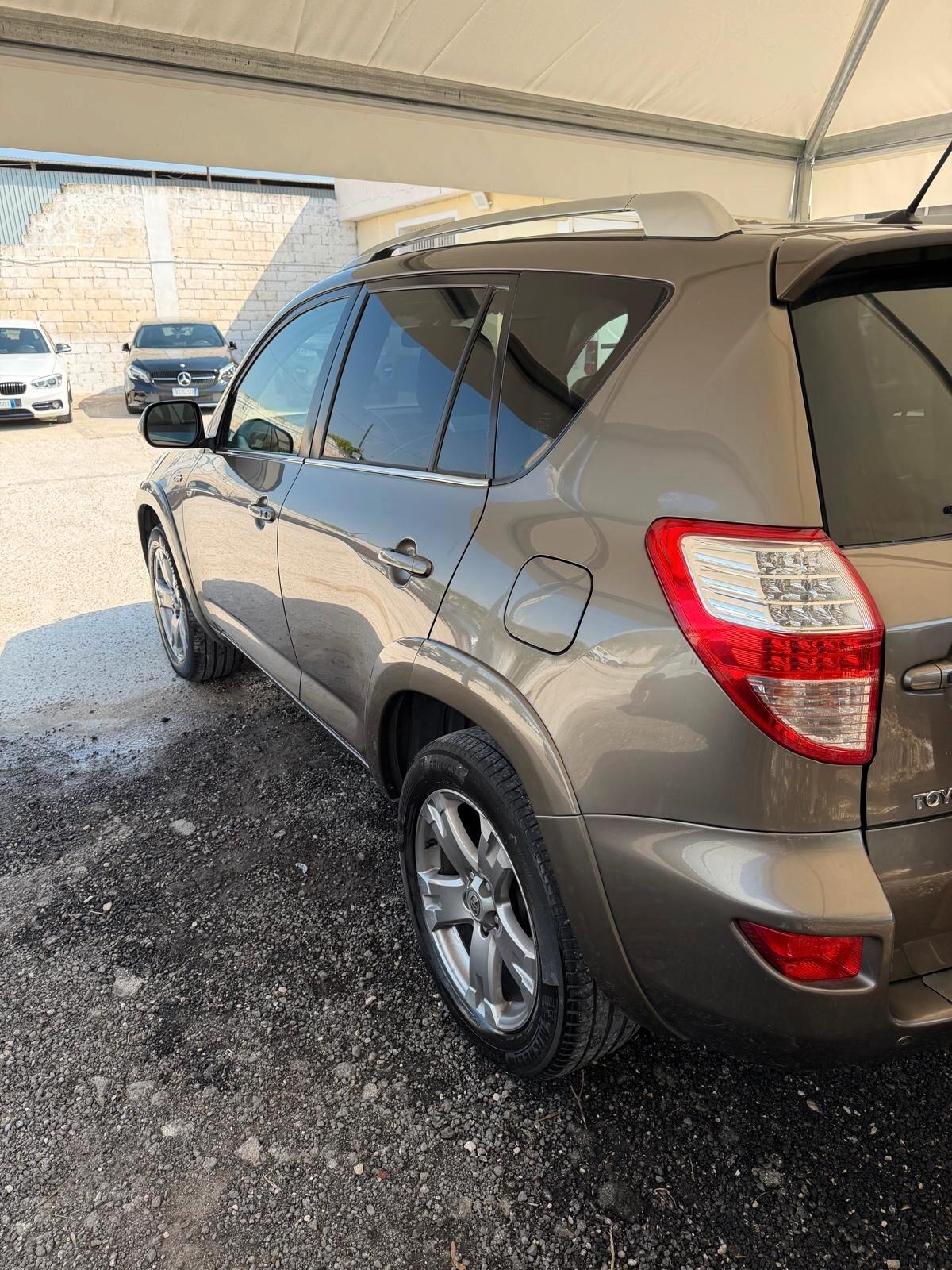 Toyota RAV 4 RAV4 Crossover 2.2 D-Cat A/T 150 CV Luxury