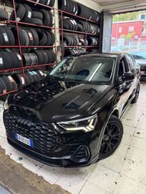 Audi Q3 35 TDI S tronic Identity Black