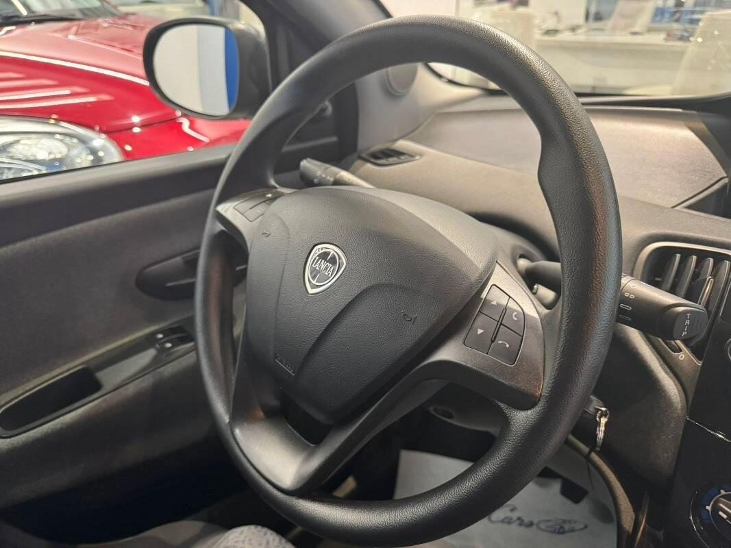 Lancia Ypsilon III 1.0 firefly hybrid Silver s&s 70cv