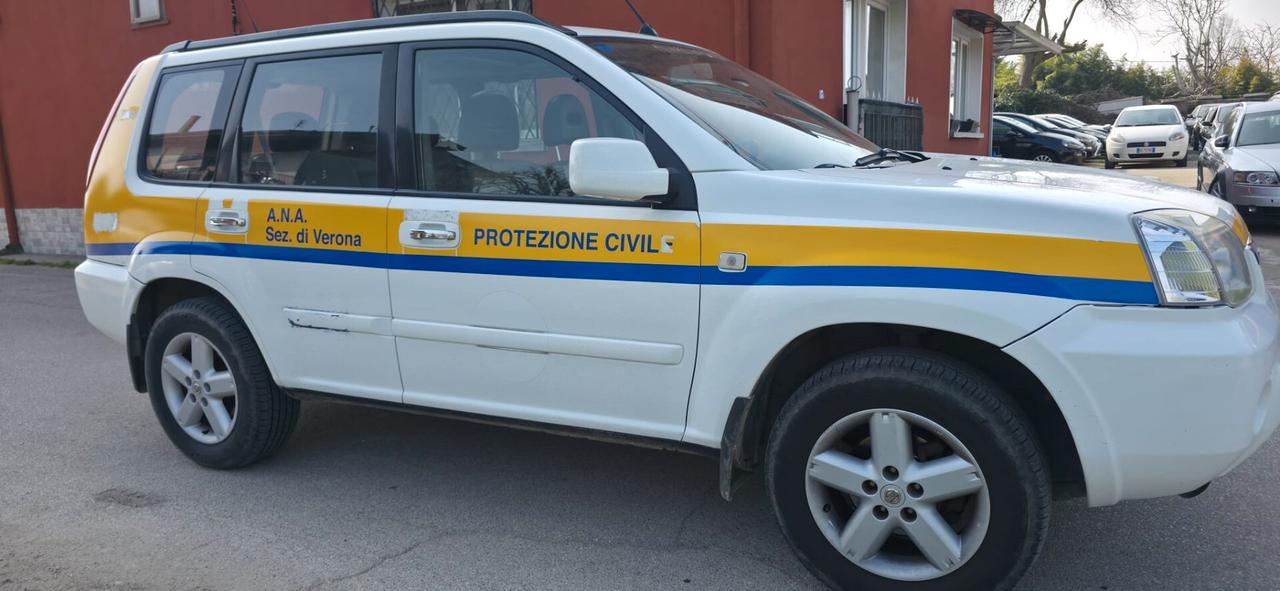 Nissan X-Trail 2.5 16V Elegance 4x4 gancio traino