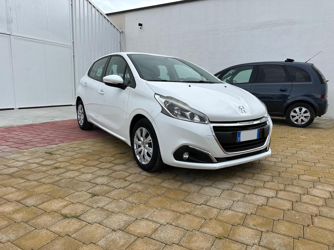 Peugeot 208 BlueHDi 75 5 porte Allure