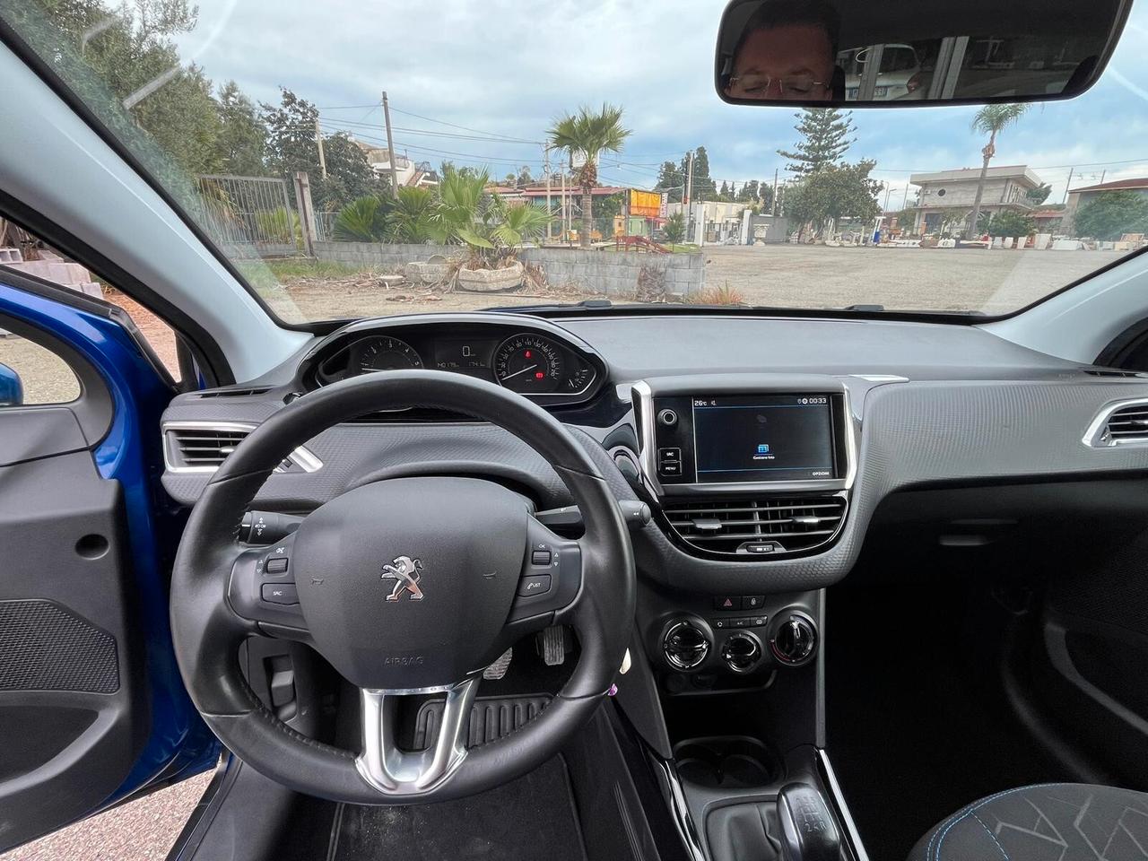 Peugeot 2008 BlueHDi 100 S&S Signature