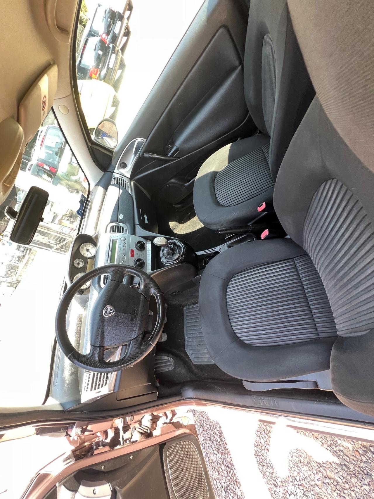 Lancia Ypsilon 1.4 Argento Ecochic GPL