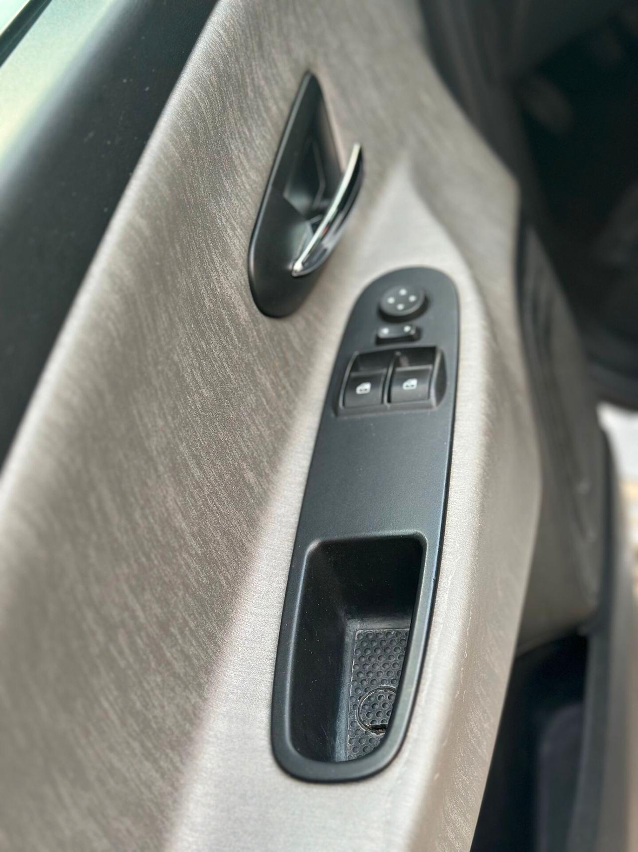 Lancia Ypsilon 1.2 2014 GPL Ecochic Silver