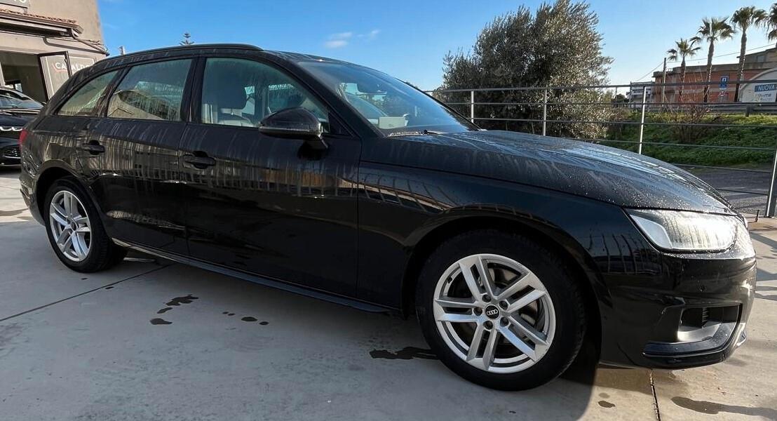 Audi A4 Avant 35 TDI/163 CV S tronic Business Advanced
