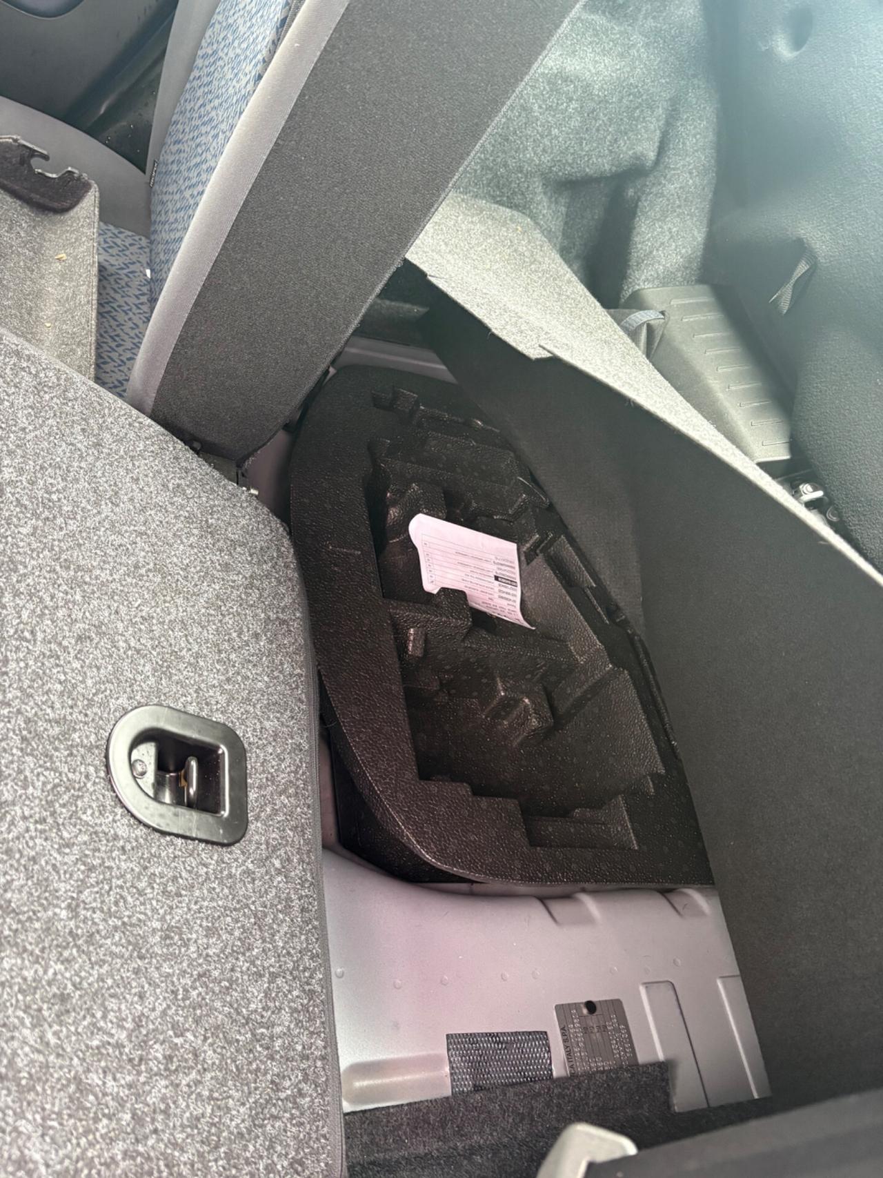 Lancia Ypsilon Firefly Hybrid 70CV Gold