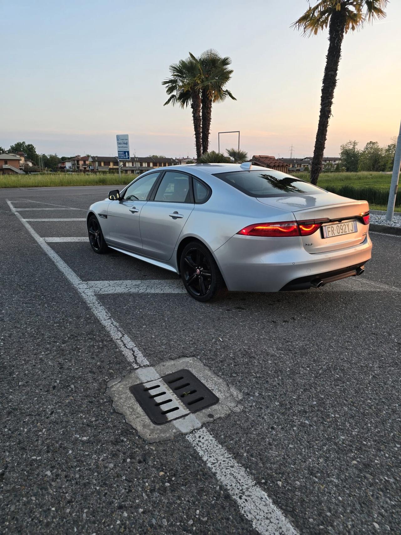 Jaguar XF 2.0 D 240 CV AWD aut. R-Sport