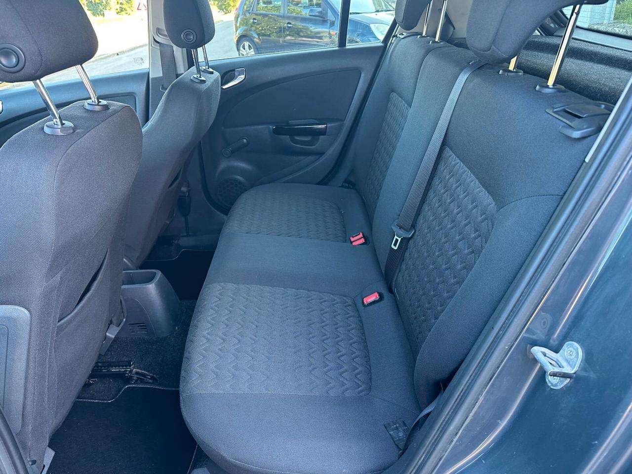 Opel Corsa 1.2 5 porte Sport