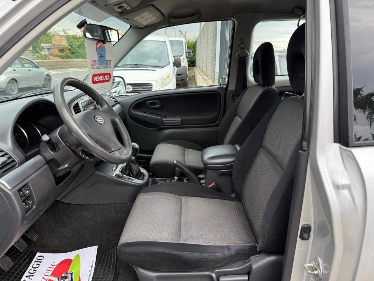 Suzuki Grand Vitara con carrello autocarro GPL