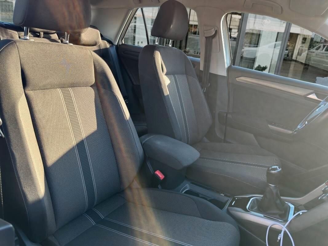Volkswagen T-Roc 1.0 tsi Style 110cv CON CARPLAY