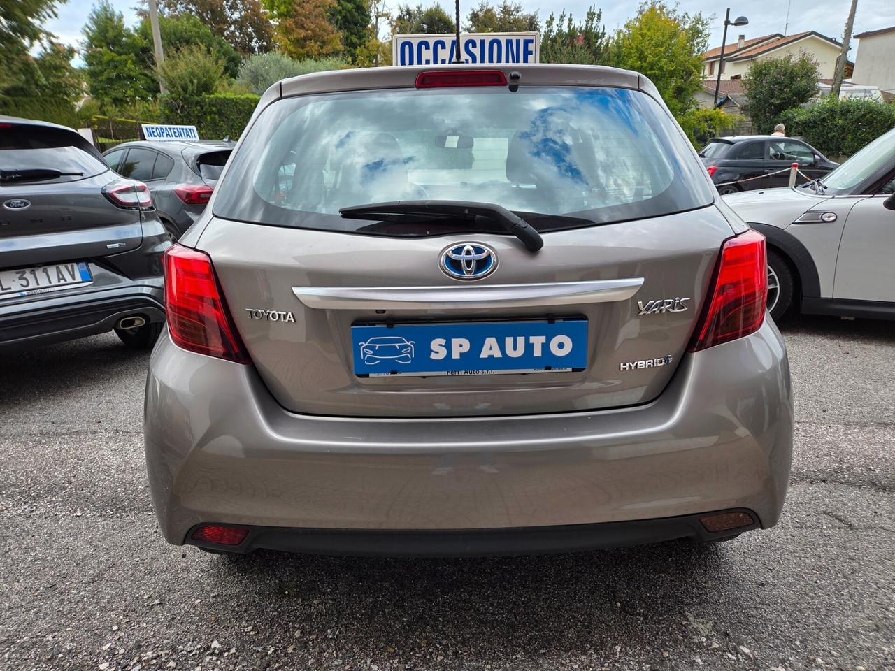 Toyota Yaris Hybrid - 2015