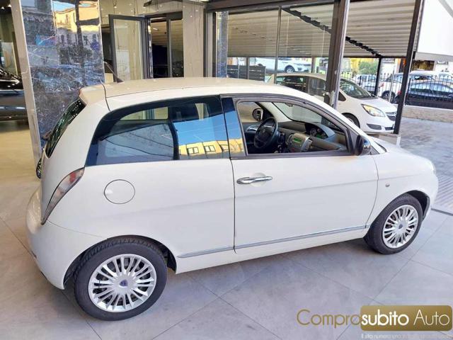LANCIA Ypsilon 1.2 69 CV Unyca