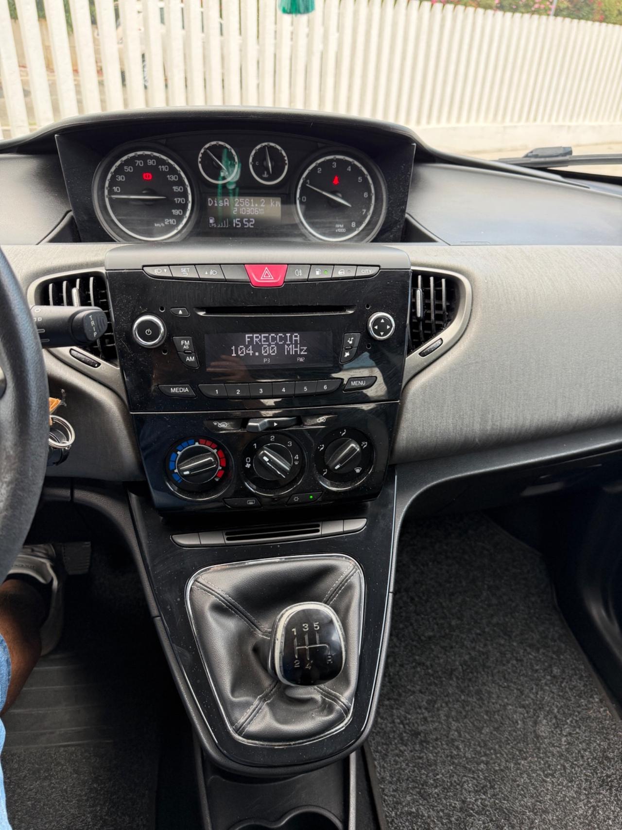 Lancia Ypsilon 1.2 69 CV 5 porte GPL Ecochic Gold