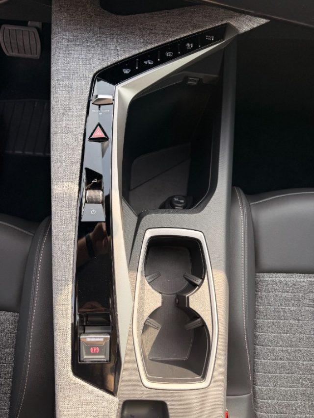 PEUGEOT 5008 Hybrid 145 e-DCS6 Allure 7P