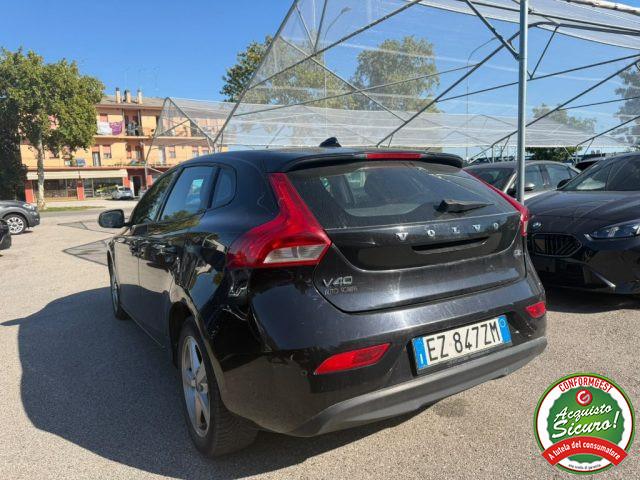 VOLVO V40 D2 Momentum